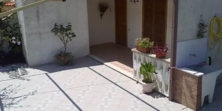 Appartement 3 pièces sud Italie à 180m 2