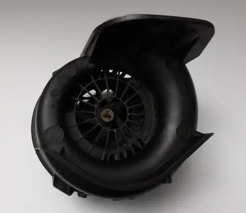 Moteur de ventilation Renault Clio 1990-1999 à Sonvilier