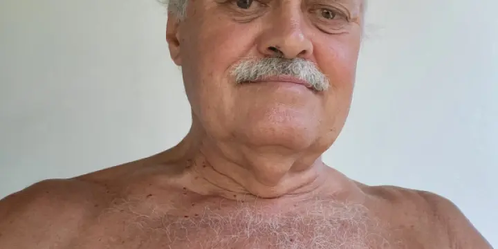 Jeune femme musclée