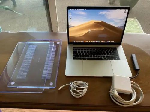 2018 Apple MacBook Pro 15 "256 GB
