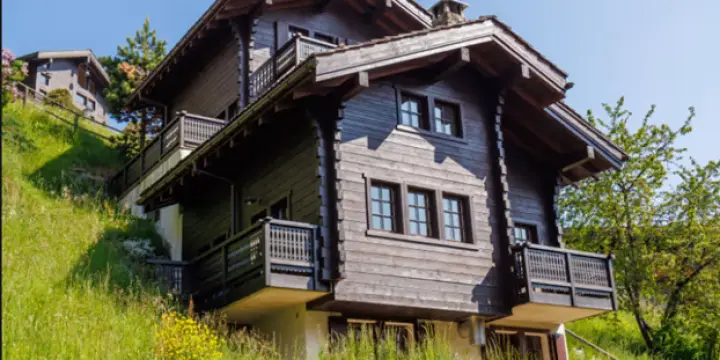 PERLE RARE – Authentique chalet au cœur du vieux village de Grimentz