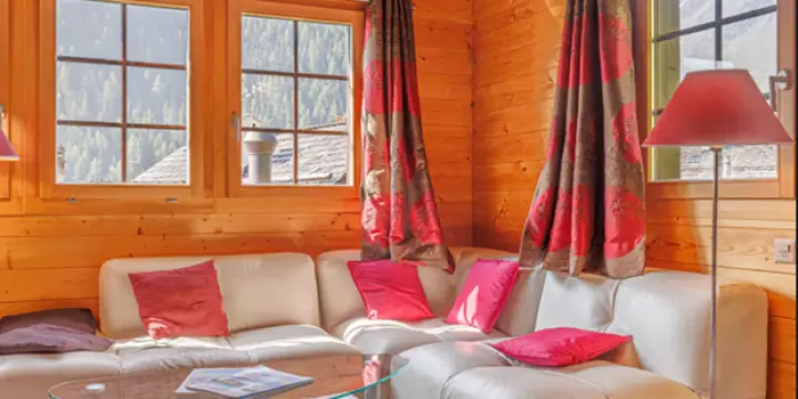 PERLE RARE – Authentique chalet au cœur du vieux village de Grimentz