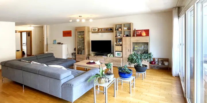 A VENDRE SPACIEUX APPARTEMENT 4.5 PCES A SIERRE