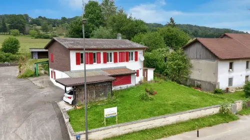 À Réclère maison locative de 2 appartements à vendre à Réclère