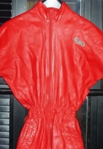 Combinaison de moto en cuir pour femme à Genève