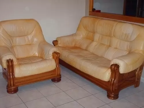 Meubles de salon : fauteuil bois et cuir