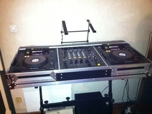 platines pioneer CDJ-900+table djm 700 à yverdon-les-bains