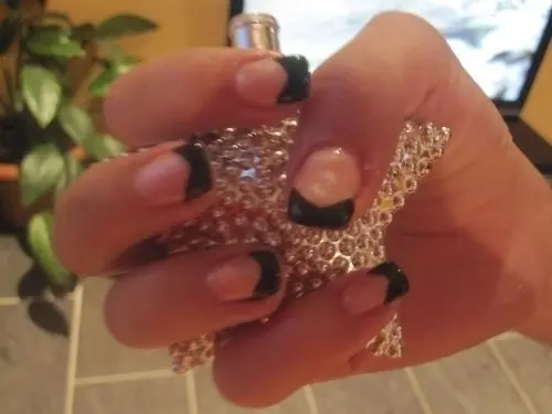 styliste ongulaire katie ongles à Vuarmarens