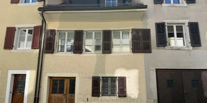 Maison à rénover entièrement au coeur de Saint-Ursanne