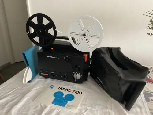 Projecteur MINOLTA SOUND 7100 à Onex