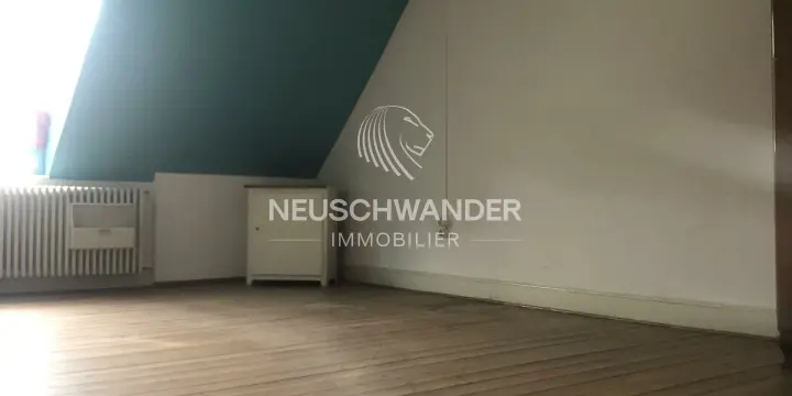 Grand espace de stockage proche de toutes commodités à Delémont