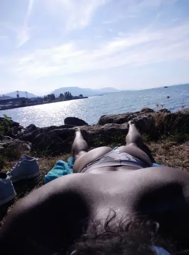 jeune homme recherche femme pour bronzer à Neuchâtel