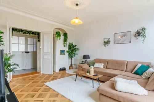 Baisse de prix pour cette authentique bâtisse aux multiples projets ! à Les Brenets