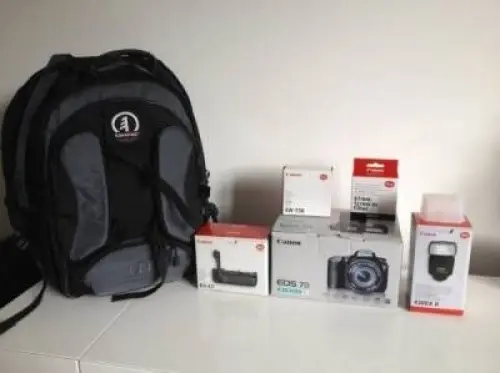 Canon EOS 7D 18-135mm + accessoires à Kerns