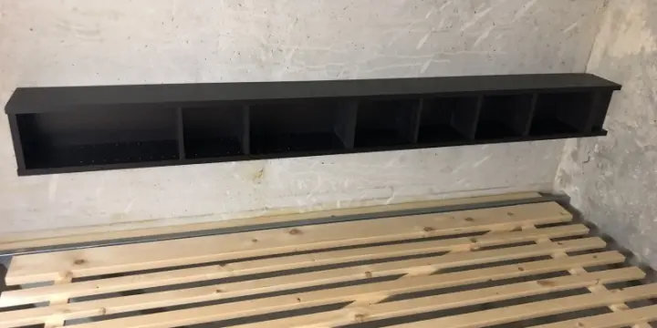 Étagère décorative en bois