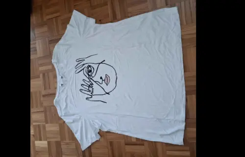 T-shirt blanc neuf Amy Vermont avec visage Neuf à Moutier