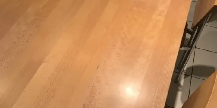 Table de cuisine avec 4 chaises