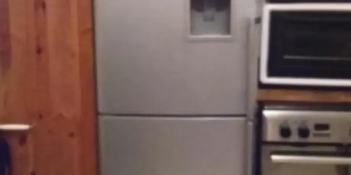 Frigidaire avec distributeur d'eau
