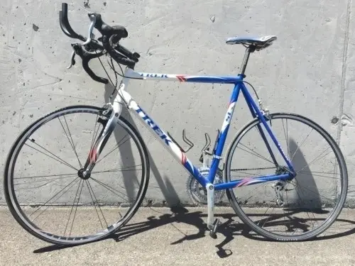 Vélo de course TREK à Les Paccots