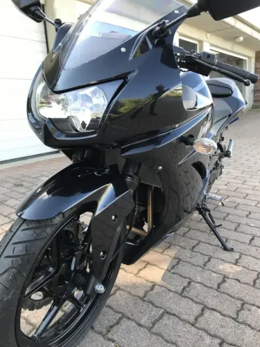 388 km Kawazaki NINJA 250R Noir à Les Hauts-Geneveys