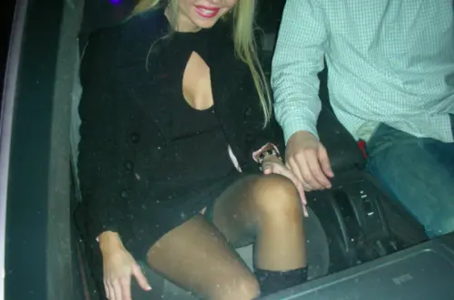 Blonde mature te suce nature dans ta voiture sur Genève à Genève