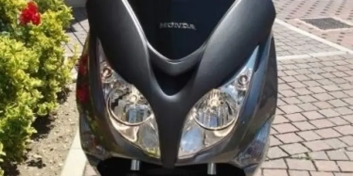 Scooter Honda SVT 400 bicilindrico