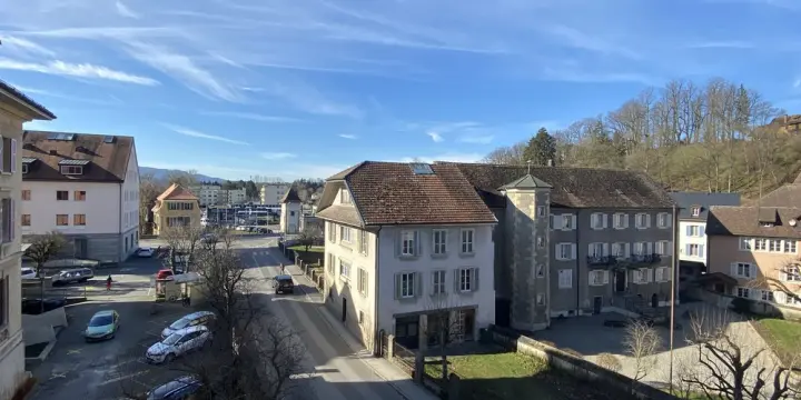 Appartement de 3,5 pièces plein centre ville avec ascenseur.