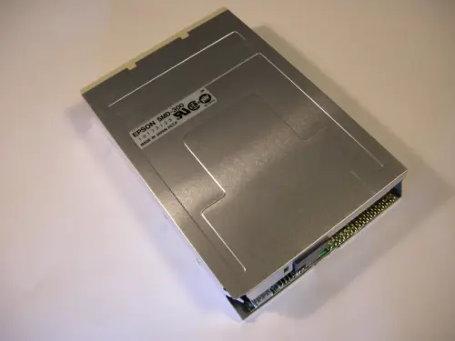 Lecteur de disquette 3 1/2 à insérer à Mies