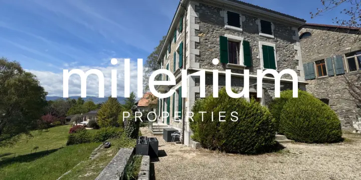 Superbe Villa de caractère avec vue lac