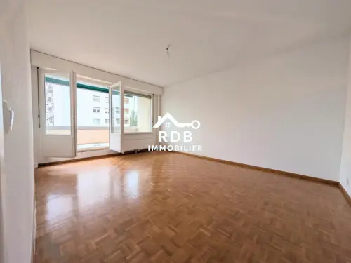 Appartement de 3 pièces au 3ème étage situé à Grand Saconnex 1218