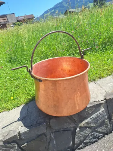 Chaudron Cuivre env. 60l. à Val d 'Illiez