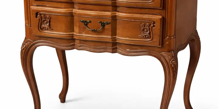 Commode en bois - style Louis XV