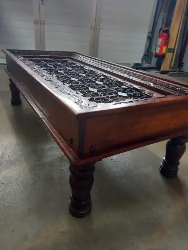 Table de salon exotique