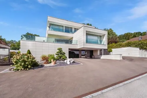 Superbe villa de luxe de 8 pièces à vendre à Courtételle à Courtételle