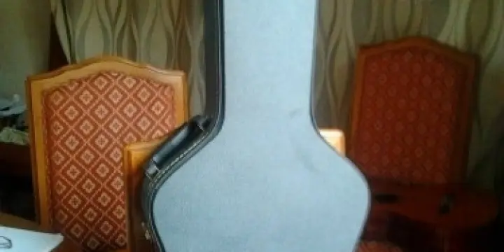 coffret rigide pour guitare