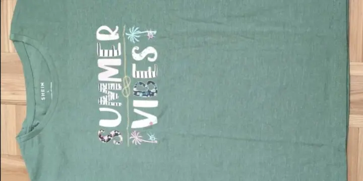 T-Shirt vert Shein, "Summer Vibes"