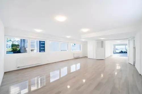 Magnifique surface commerciale de 110 m2 entièrement rénovée. à Delémont