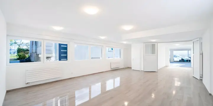 Magnifique surface commerciale de 110 m2 entièrement rénovée.