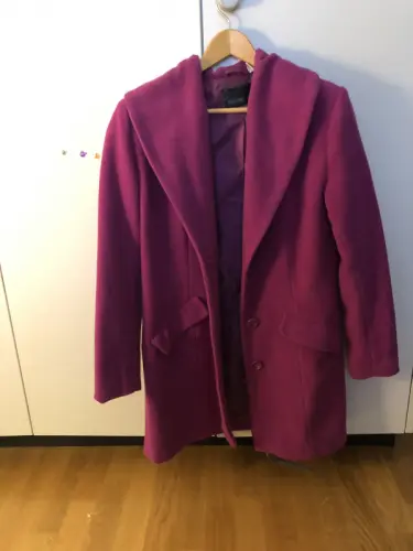 Manteau d’hiver couleur fuchsia à Grand-Saconnex