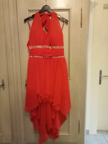 Robe cocktail rouge à strass