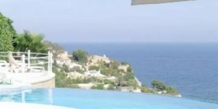 A louer  magnifique villa en front de me