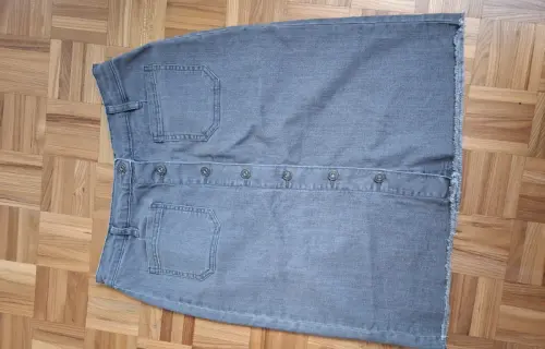 Jupe jeans noire délavée à Moutier