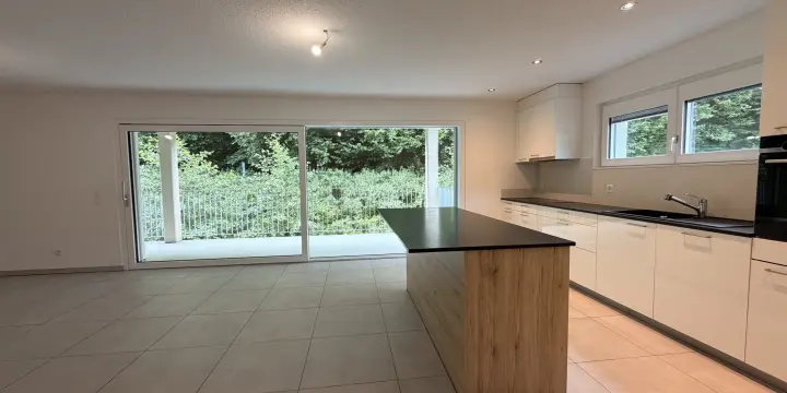 Appartement de 4,5 pièces au 1er étage dans un cadre calme à Glovelier