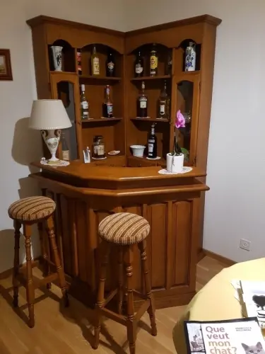 BAR en chêne massif pour carnotzet ou appart. à Saint-Gingolph