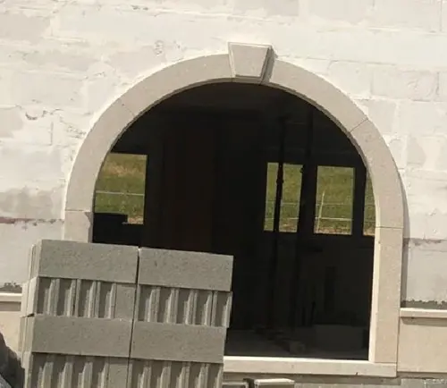 Arche de porte, Arche de pierre romaine. à VILAR  FORMOSO