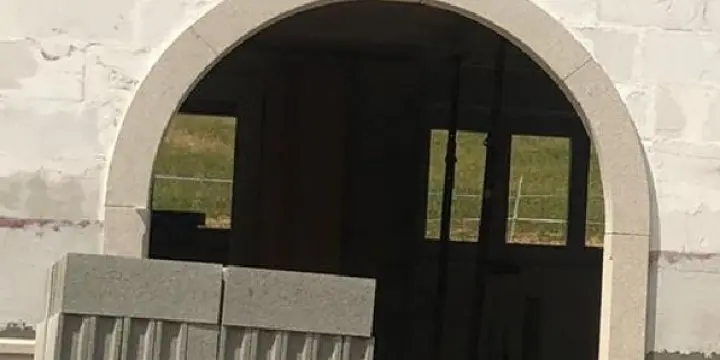 Arche de porte, Arche de pierre romaine.