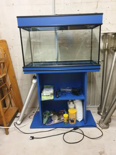 Aquarium 112L avec meuble à Onex
