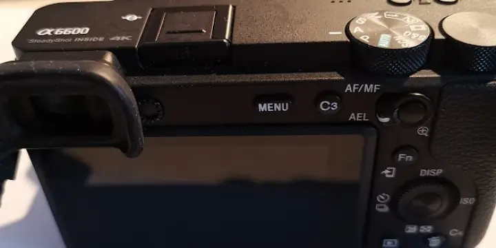 Sony Alpha 6600 et objectif Sony 28-70mm