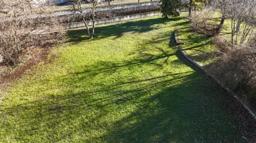 Au centre de Delémont terrain à bâtir de 2'085 m² à vendre en zone MC à Delémont