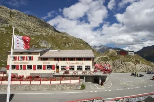 Hôtel-Restaurant idéalement situé au sommet du col du Grimsel à Oberwald